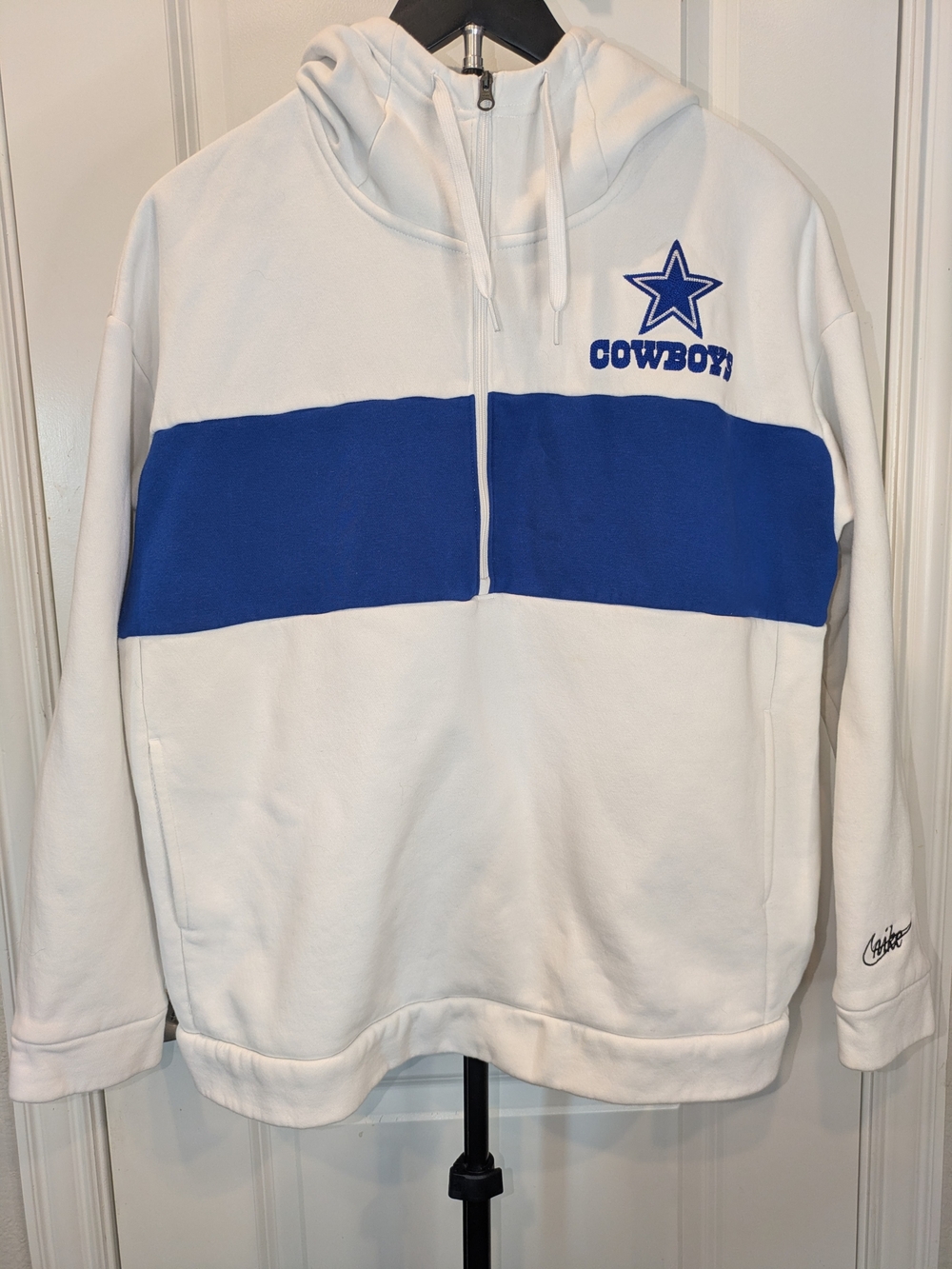 Nike Dallas Cowboys NFL Women’s L White Blue 1/4 Zip Hoodie Pullover